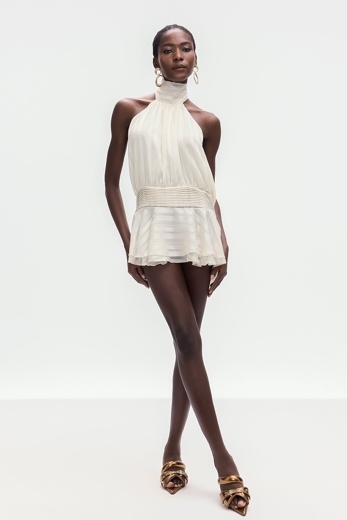 Bernique Boyundan Bağlamalı Dantelli Fırfırlı Mini Elbise