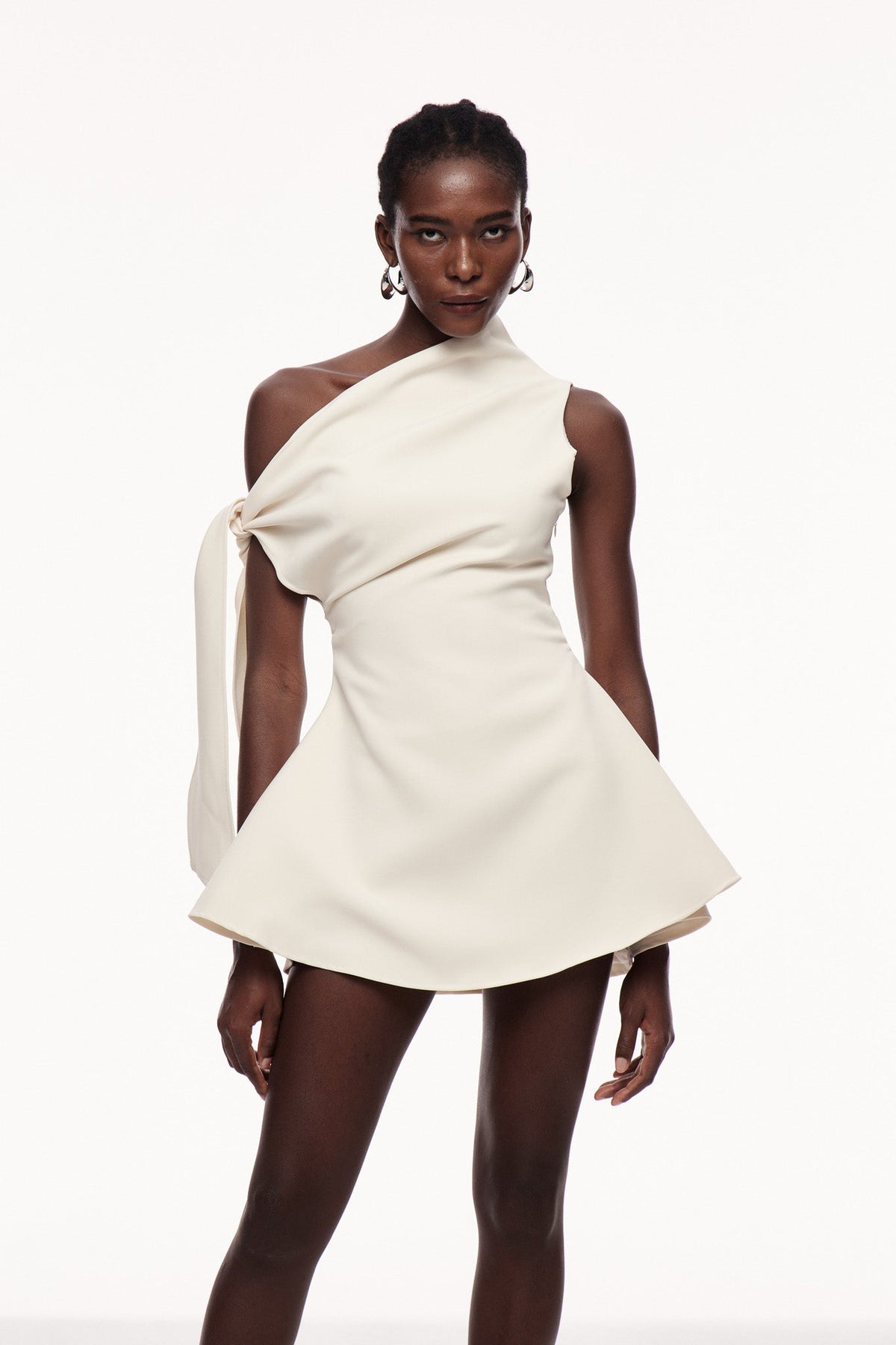 Boadicea Tek Omuzlu Bağcıklı Mini Kayısı Elbisesi